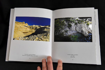 Réalisation du portfolio central du livre Robert Guédiguian cinéaste de Christophe Kantcheff aux éditions Chêne. La thématique de ce portfolio était de revisiter les lieux de tournage du cinéaste.
