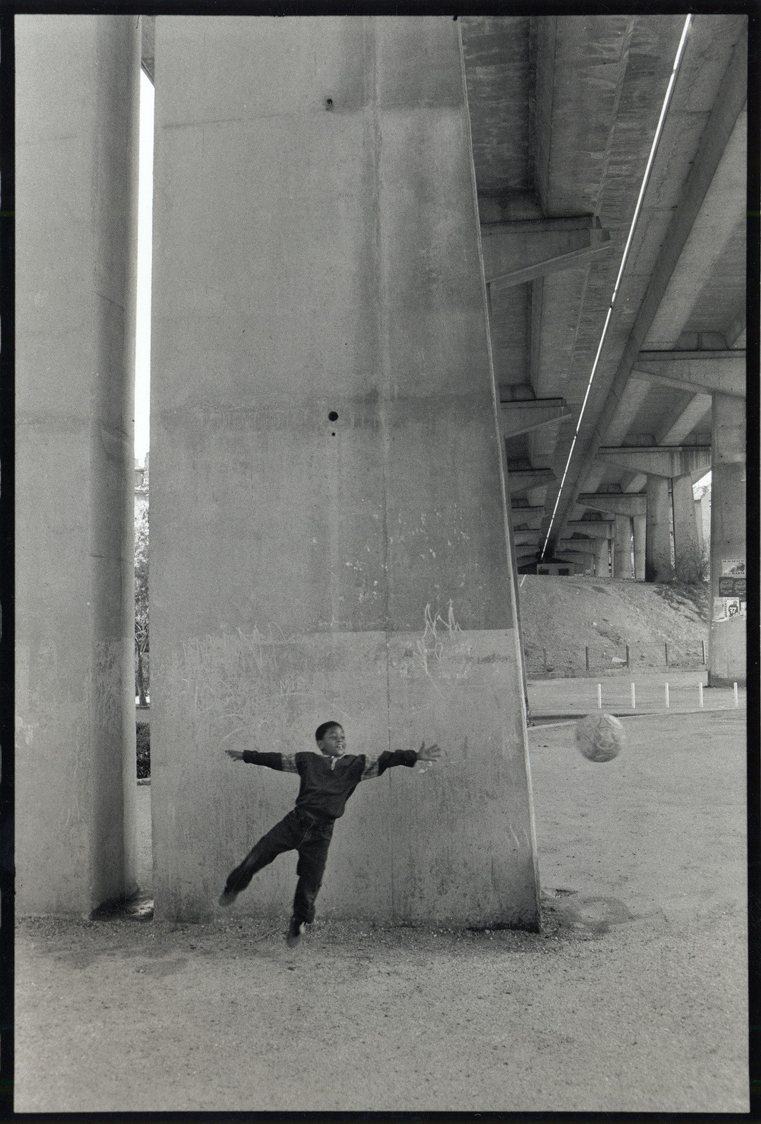 Sous le viaduc de l'autoroute Nord, rue Felix Pyat, Marseille 3ème 1998