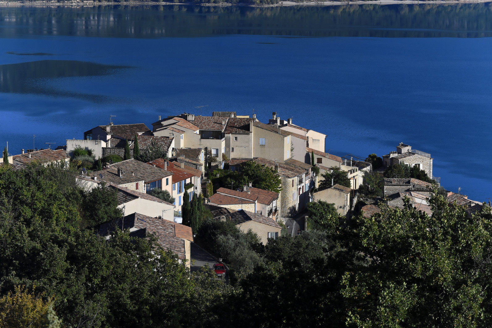 Le lac de Sainte-Croix (04) Les Salles du Verdon, octobre 2014, pour le conseil régional PACA