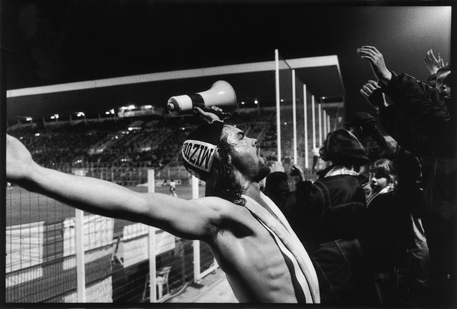 Depé le leader du groupe Marseille Trop Puissant lors d'un déplacement à Nice - saison 1997 1998